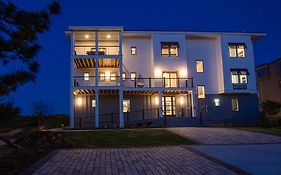 Db4, True At First Light- Oceanfront, Ocean Views, Private Pool, Poolside Bar
